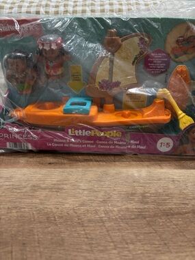 Fisher-Price Little People Orange Canoe Playset with Blue Hatch